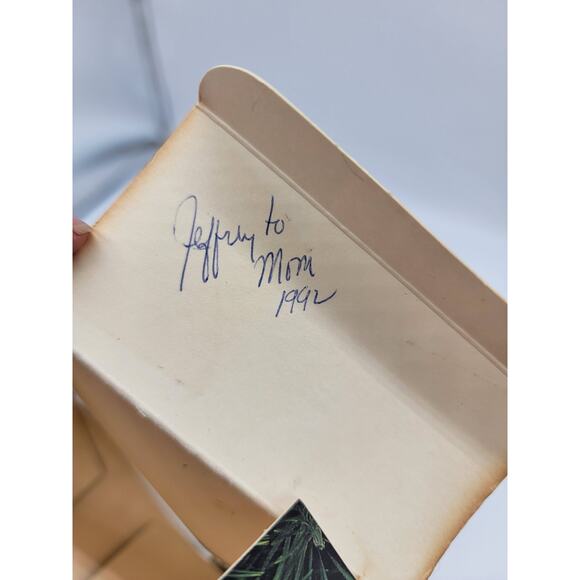 Vintage Hallmark Keepsake 1992 'Holiday Memo' ornament Chipmunk with Stapler - Picture 5 of 5